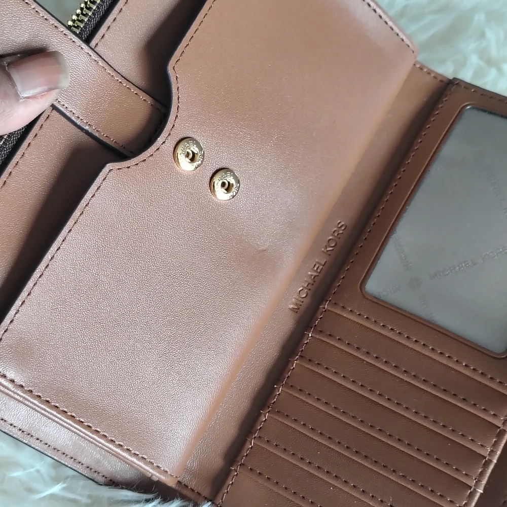 Michael Kors Signature Brown Wristlet NWOT - Picture 10 of 15